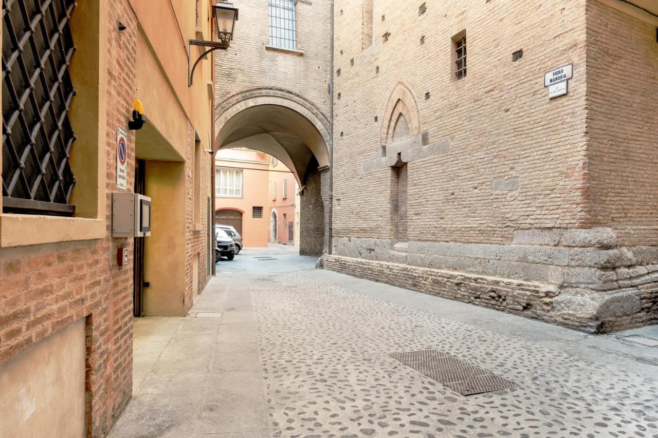 Lo Scrigno Delle 2 Torri! Nel Cuore Del Centro, Vicino A Via Rizzoli โบโลญญา ภายนอก รูปภาพ