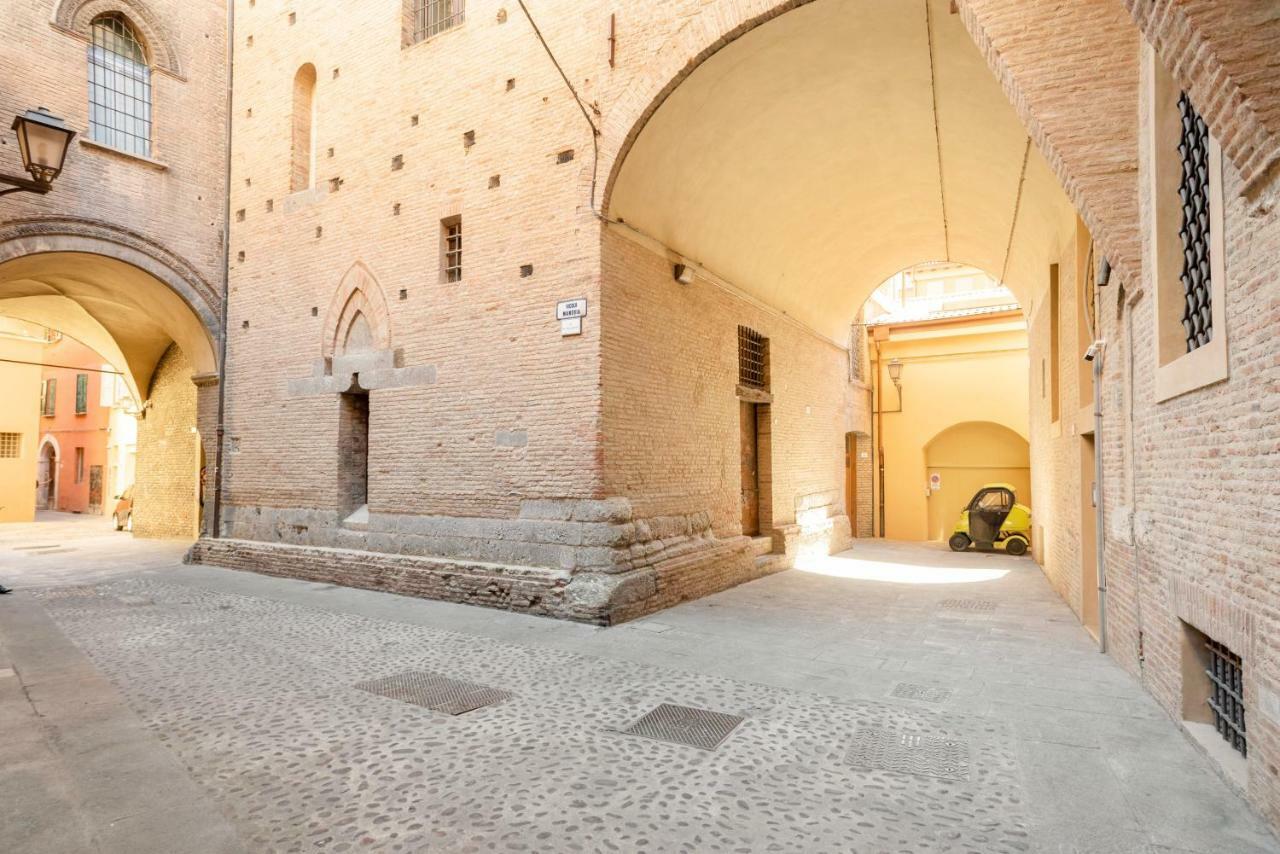 Lo Scrigno Delle 2 Torri! Nel Cuore Del Centro, Vicino A Via Rizzoli โบโลญญา ภายนอก รูปภาพ